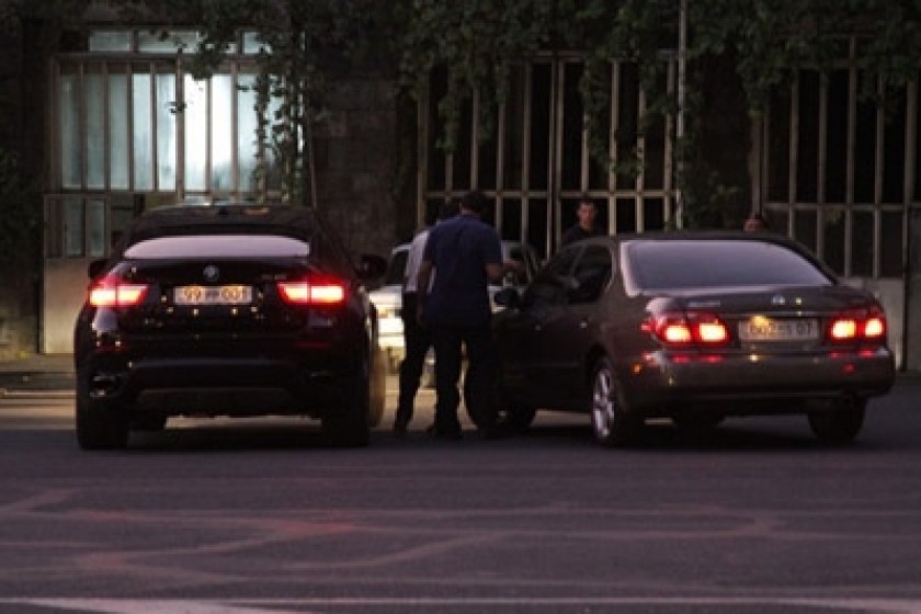 Ավտովթար հրշեջ ծառայության դիմաց