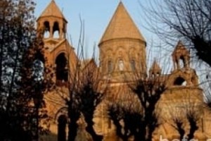 Կաթողիկոսը օրհնել է կրթության ոլորտի ներկայացուցիչներին