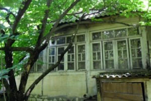 Կադաստրի պետն արդարացվեց. բարեկամների միջեւ տան կռիվը շարունակվում է