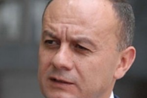 Сейран Оганян не нетерпим, а строг к военным врачам