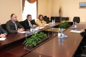 Երևանի քաղաքապետ Կարեն Կարապետյանը հանդիպել է Միացյալ համահայկական 
հիմնադրամի նախագահ Հարութ Սասունյանի հետ