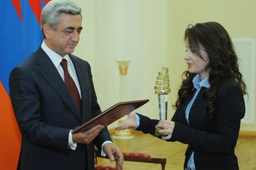 Սերժ Սարգսյանն ընդունել է ՏՏ ոլորտի կրթական պարգևների արժանացած ուսանողներին ու 
աշակերտներին