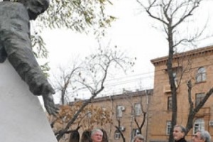 Երեւանում բացվել է մեծ մարդասեր Ֆրիտյոֆ Նանսենի արձանը