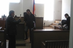 Դատը կարճ տևեց. ըստ մեղադրողի և բժիշկների՝ Սերոբ Տեր-Պողոսյանի տեսքից էլ երևում էր, որ վատ է