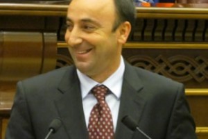 «ՍԴ-ի որոշումները հասկանալու համար ոչ թե պետք է կես լիտր օղի խմել, այլ մի քիչ 
իրավունքից հասկանալ»