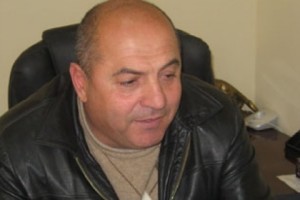 Դարպասի  համայնքապետը երազում  է բարեկարգված տեսնել գյուղի  գոնե 1 կմ 
ճանապարհը