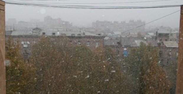 Երևանում ձյուն է գալիս