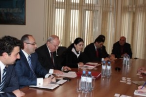 ՀԲՄ նախագահը Ջոնի Հոնի գլխավորած պատվիրակության հետ քննարկել է հայաստանյան 
բանկային համակարգի ներդրումային հնարավորությունները
