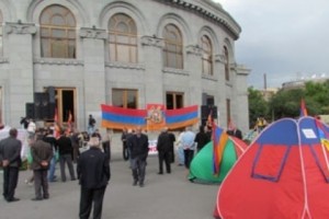Մասնավո՞ր, թե՞ հանրային գործարքի թակարդում