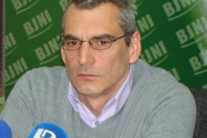 Ричард Киракосян: "Олигархи приобрели такую мощь, что уже сами по себе 
представляют угрозу для государства"