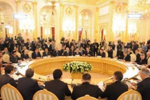 «Հայկական ժամանակ». Իլհամն ու Սերժը քաշքշել են իրար