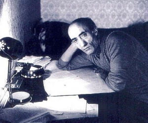 «Կոչված էինք այսպես չապրել, բայց դատապարտված ենք ապրել այսպես»