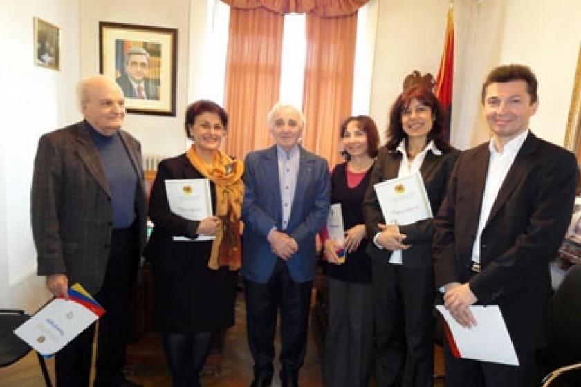 Շվեյցարիայում ՀՀ դեսպան Ազնավուրը հանձնել է գերատեսչական պատվոգրեր
