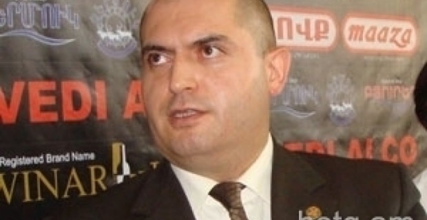 Աշոտյանը ռեկտորներին ու տնօրեններին հրահանգել է չխառնվել քաղաքականությանը