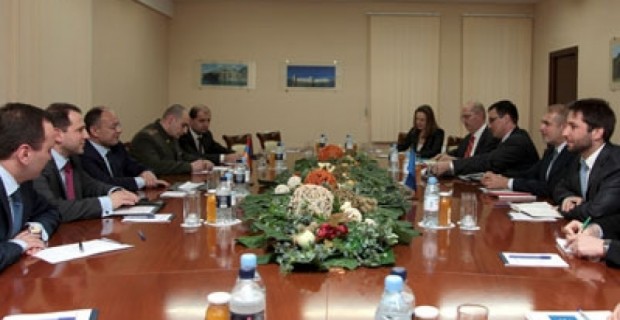 Նախարարն ու Եմ ներկայացուցիչը քննարկել են ԼՂ խնդրի եւ համագործակցության 
հարցեր